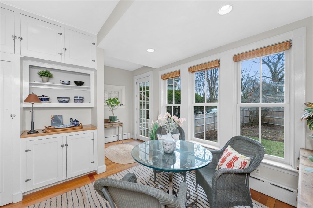 284 Lake Ave