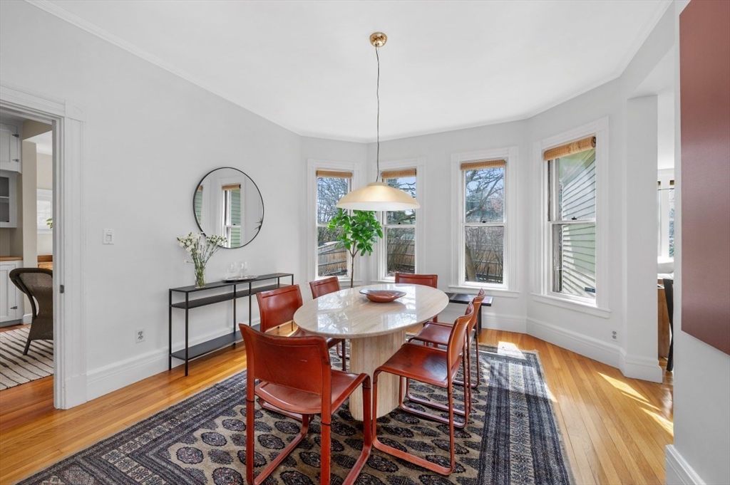 284 Lake Ave