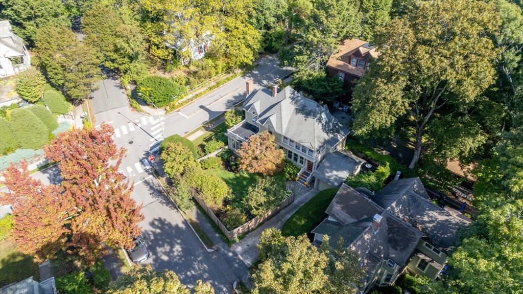 284 Lake Ave