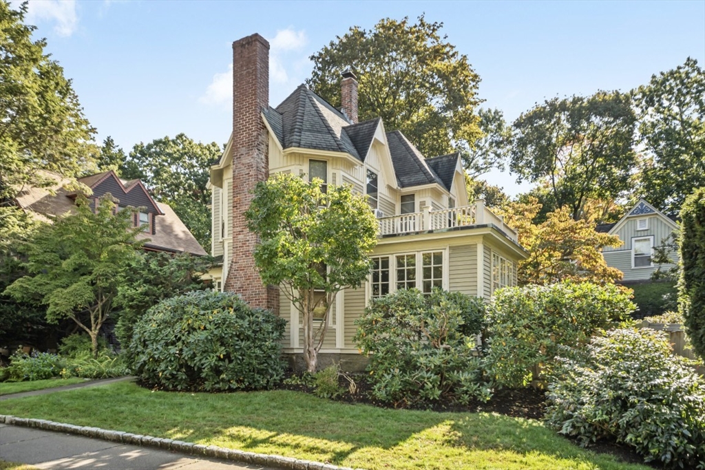 284 Lake Ave
