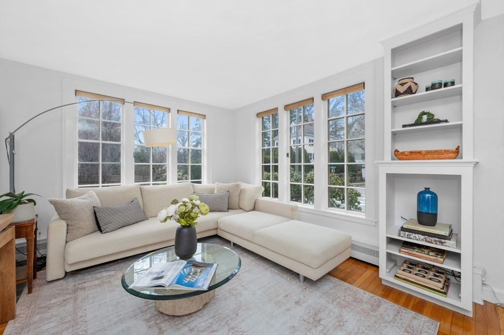 284 Lake Ave
