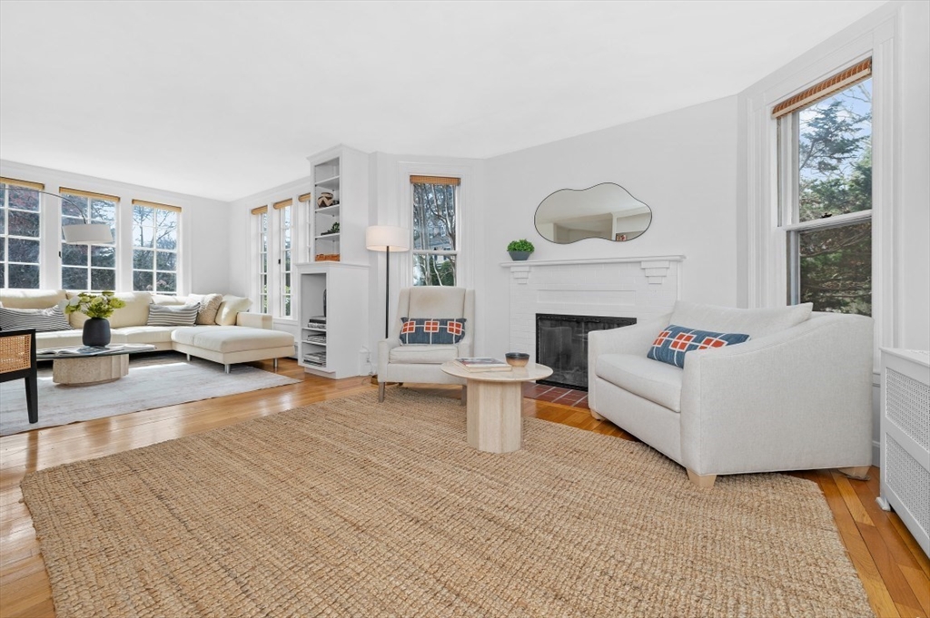 284 Lake Ave
