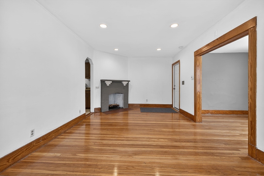 27 S Crescent Circuit