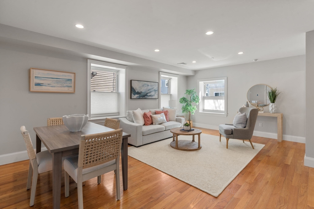 120 W 7th St # 102