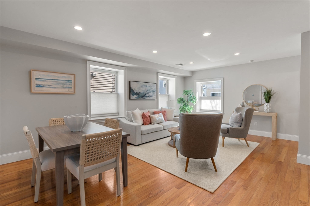 120 W 7th St # 102