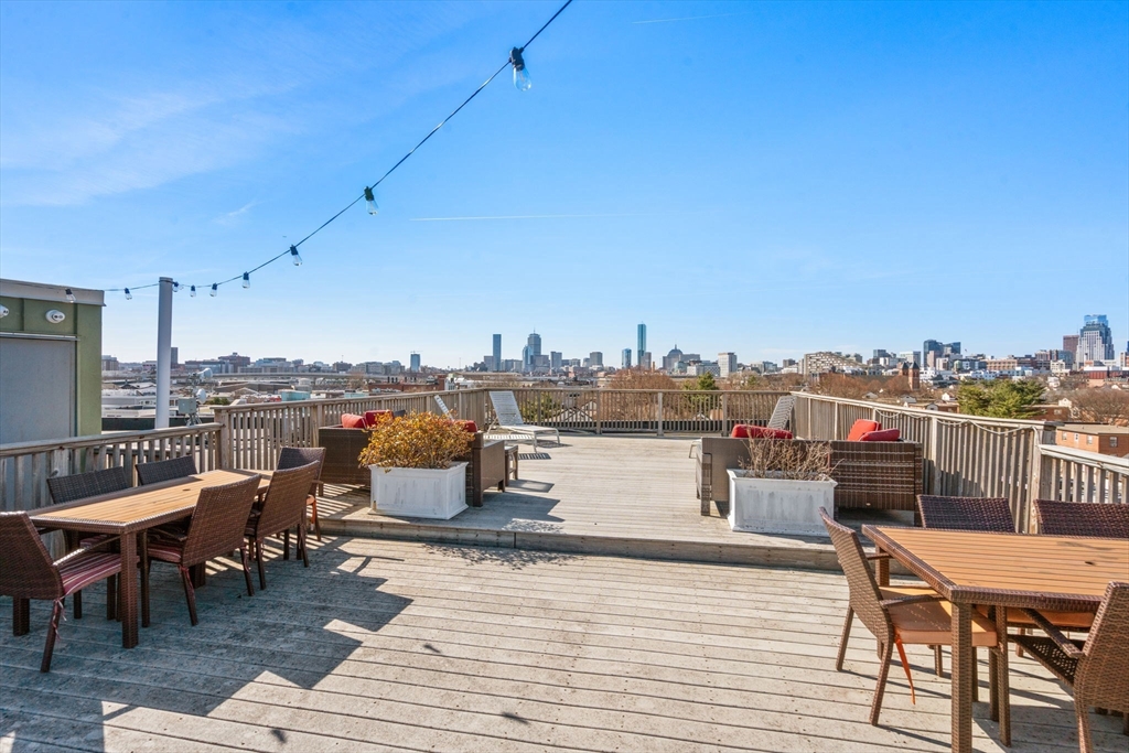 120 W 7th St # 102