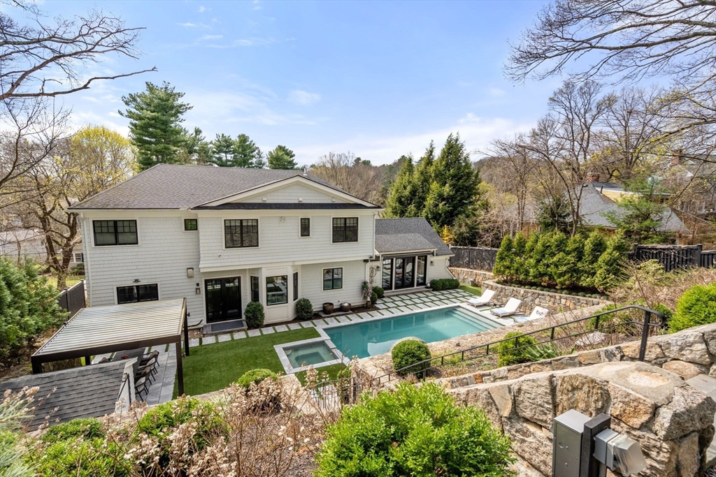 136 Beaumont Ave