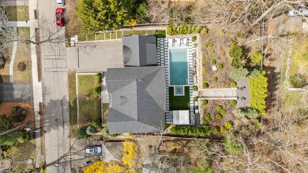 136 Beaumont Ave
