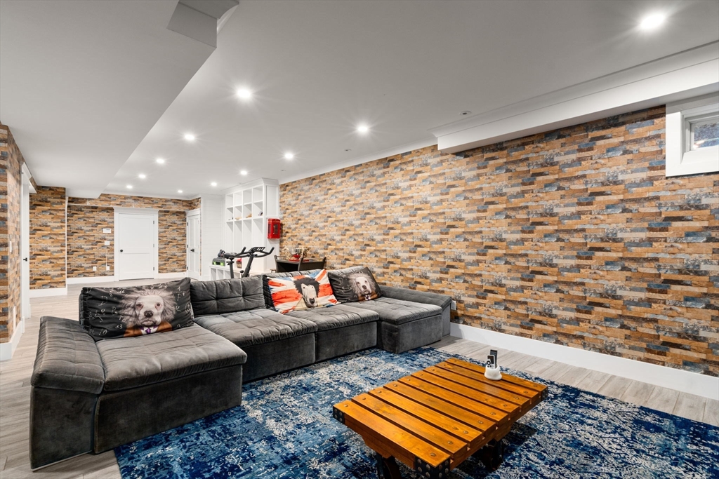 136 Beaumont Ave