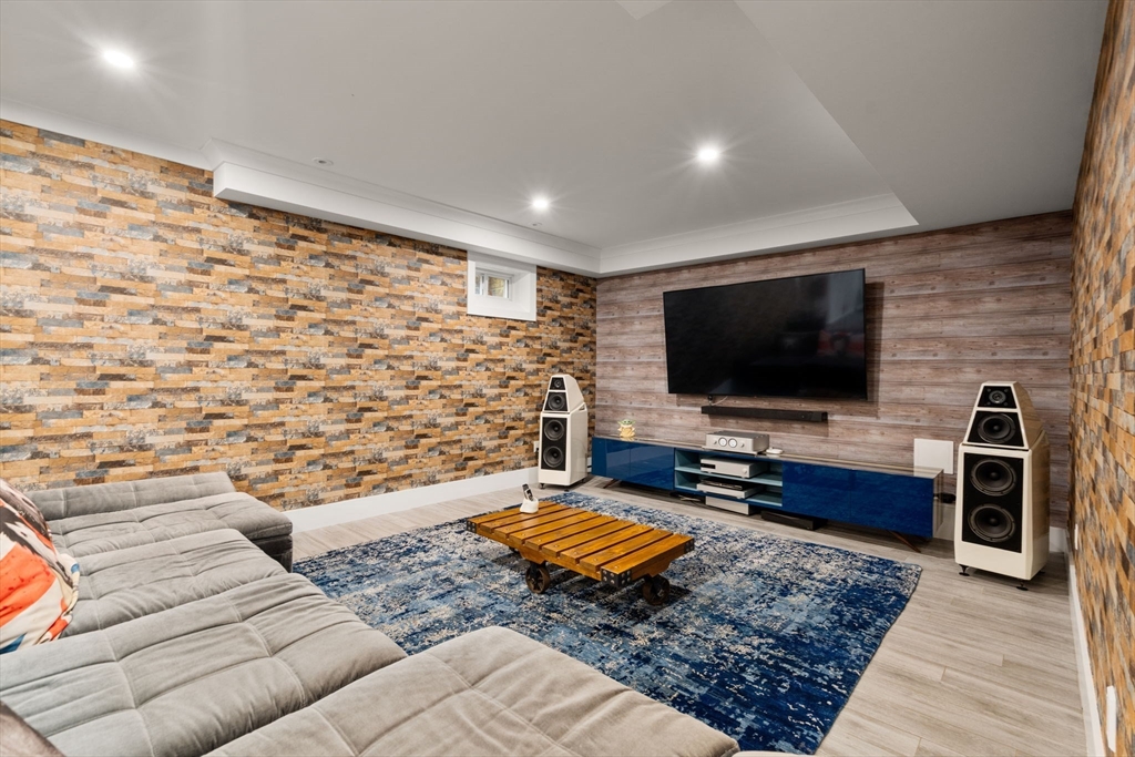 136 Beaumont Ave
