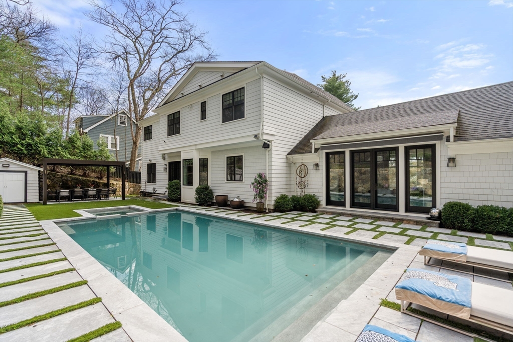 136 Beaumont Ave
