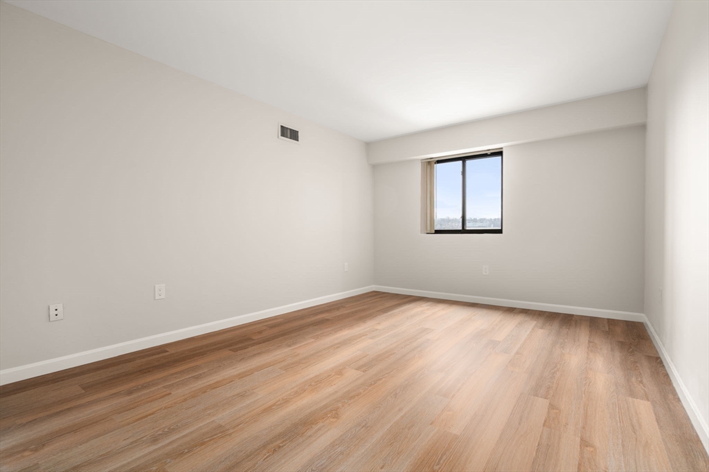 15 N Beacon St # 607