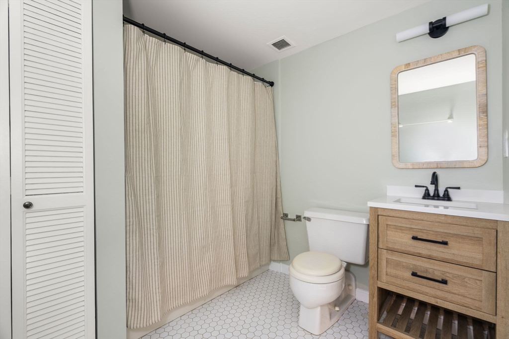 15 N Beacon St # 607