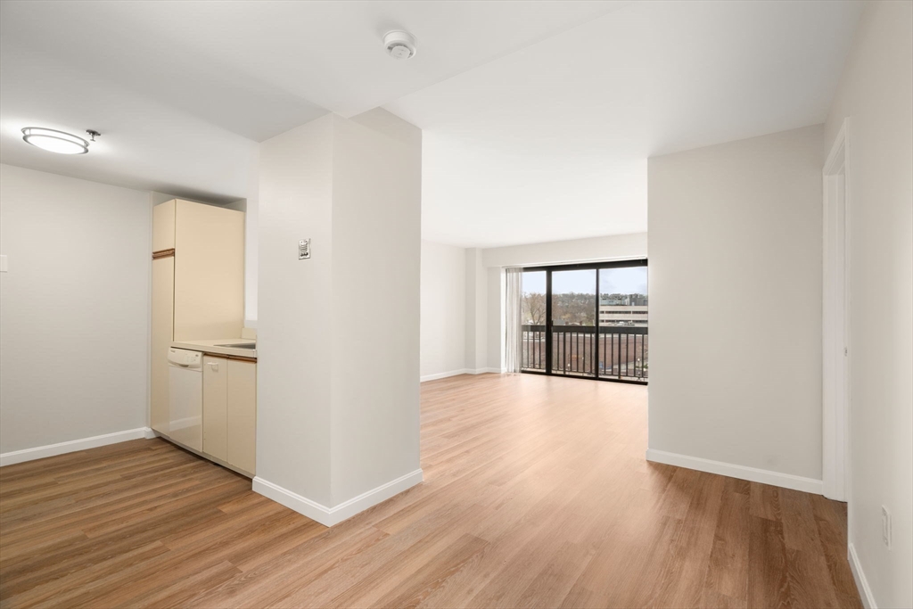 15 N Beacon St # 607