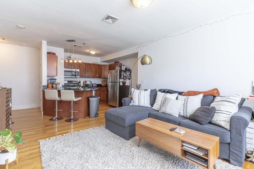535 Cambridge St Unit: 2