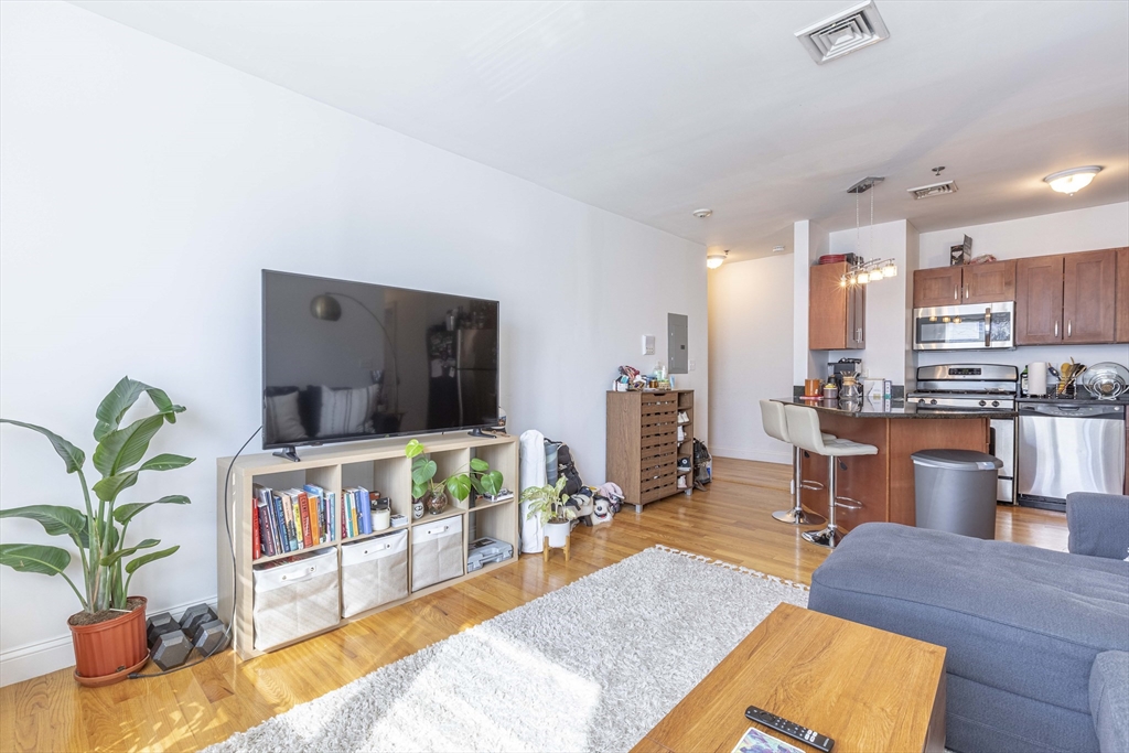 535 Cambridge St Unit: 2