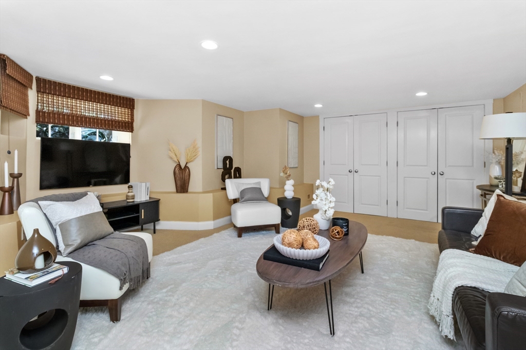 17 Perry St # 3