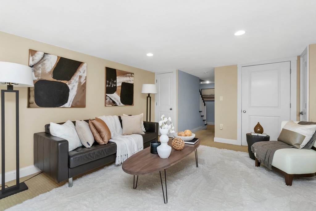 17 Perry St # 3