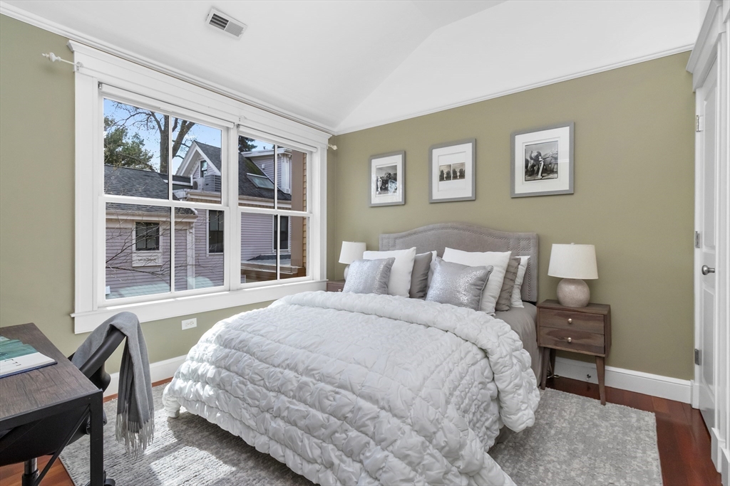 17 Perry St # 3