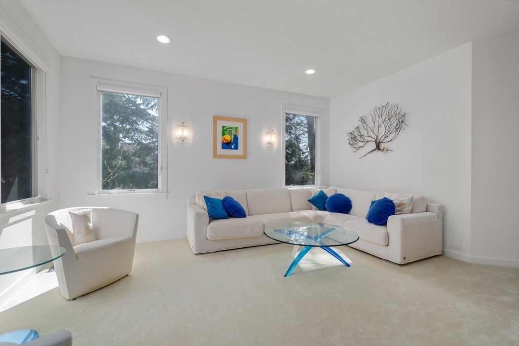 127 Huntington Rd