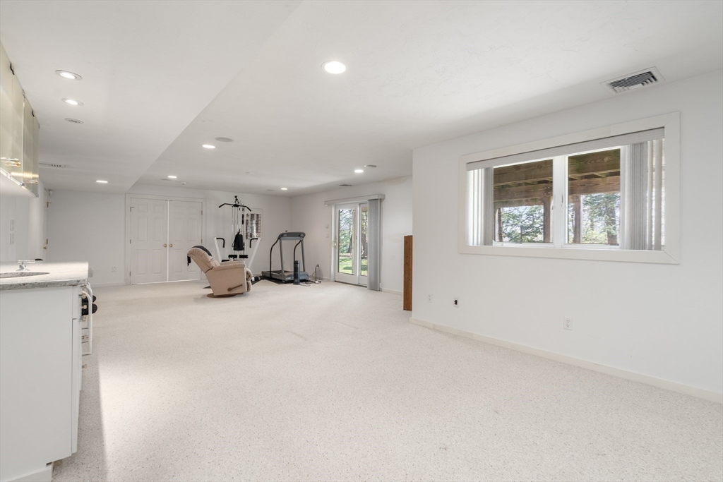 127 Huntington Rd