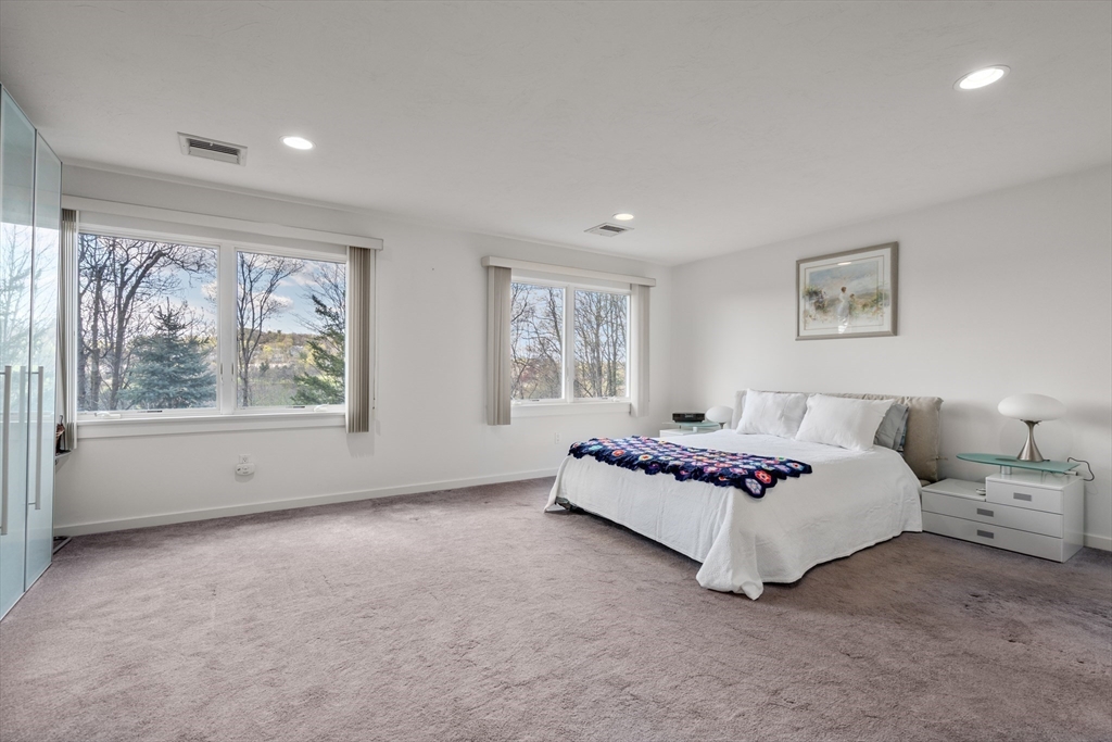 127 Huntington Rd
