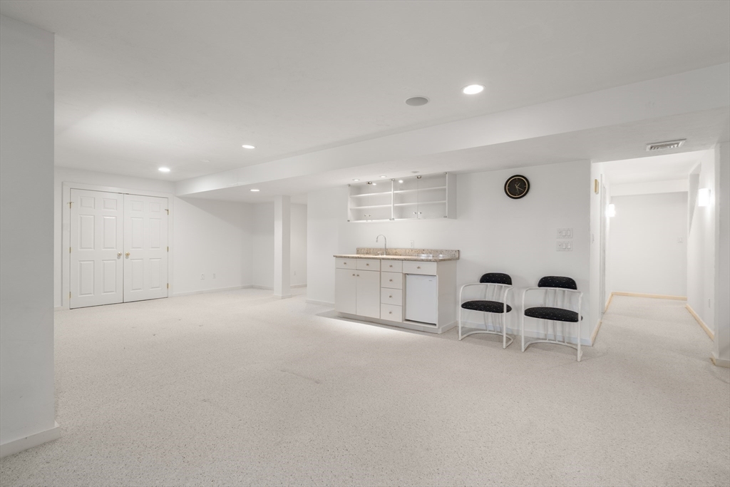 127 Huntington Rd # 127