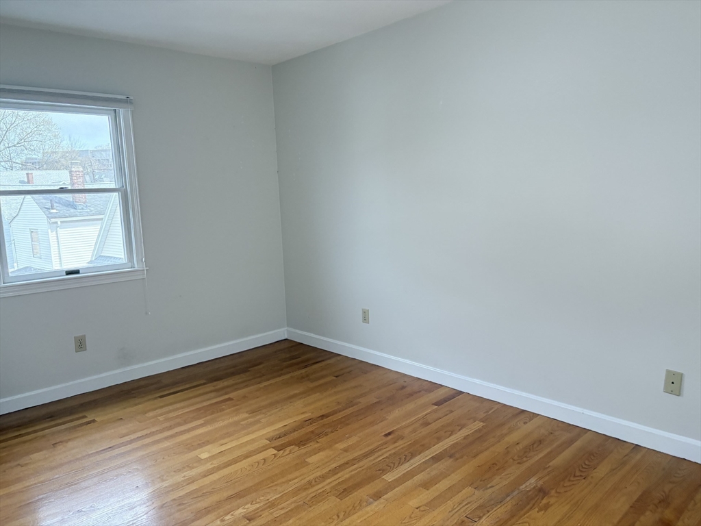 12 Gardner Street # R