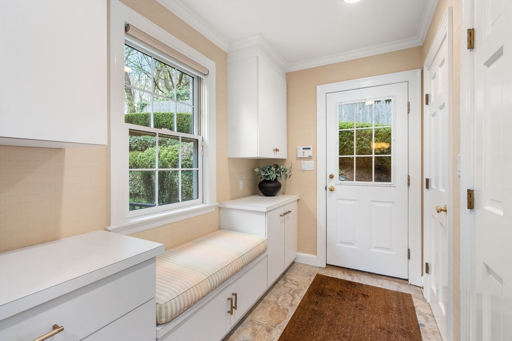 78 Waban Hill Rd N