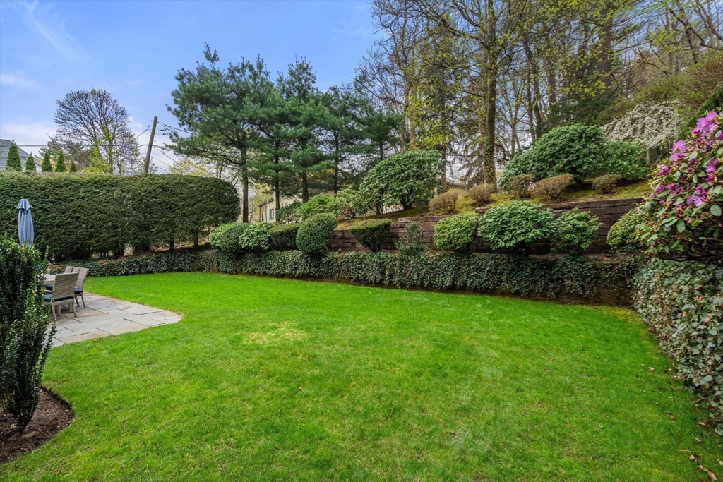 78 Waban Hill Rd N