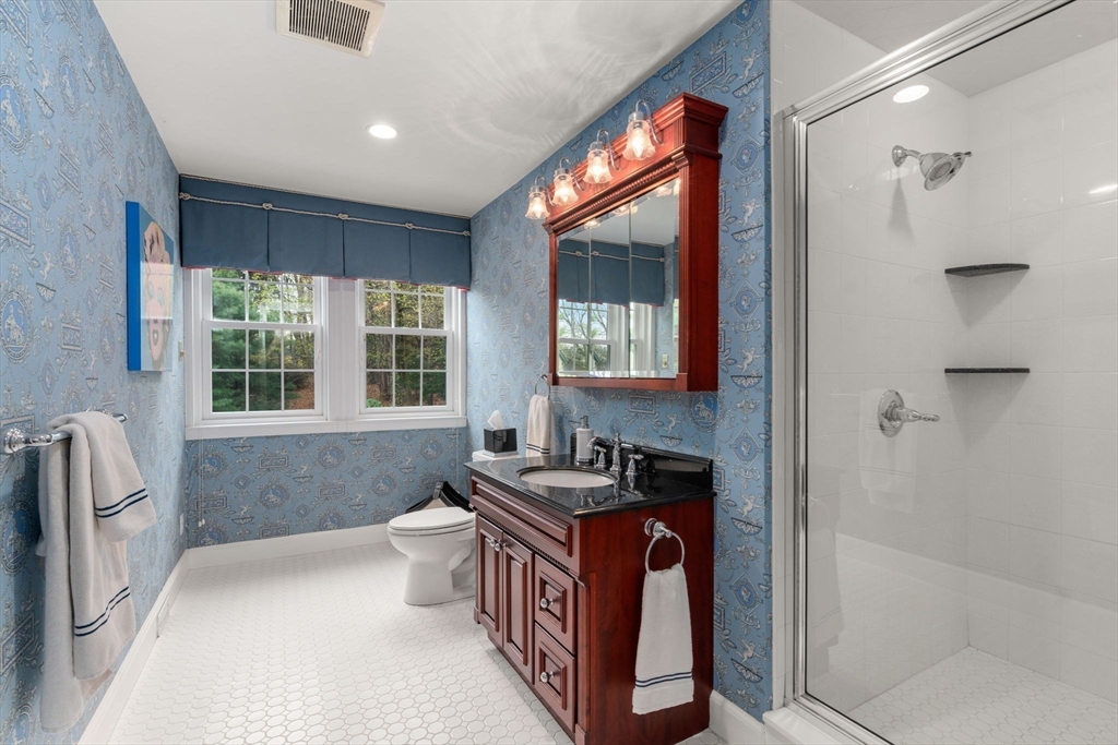 78 Waban Hill Rd N
