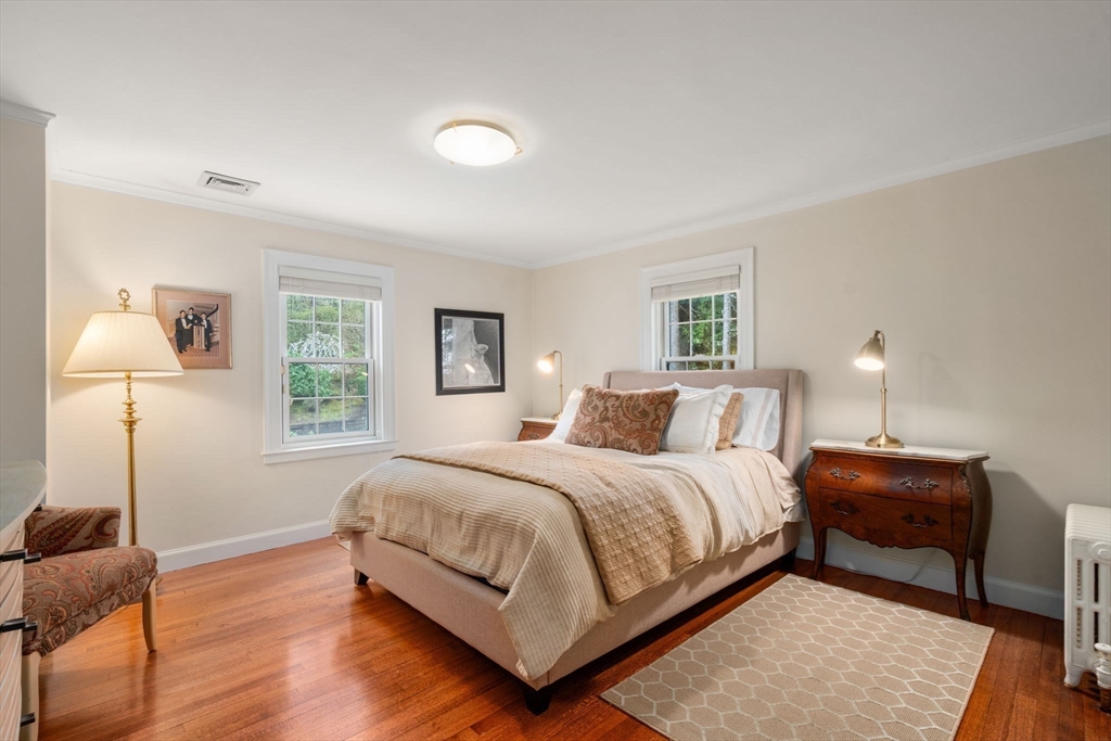 78 Waban Hill Rd N