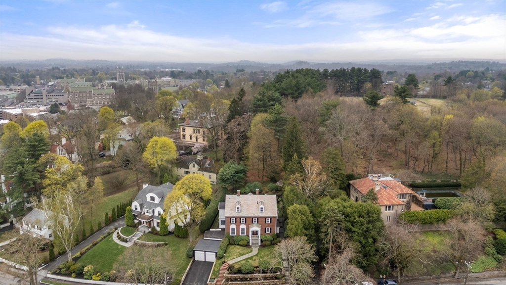 78 Waban Hill Rd N