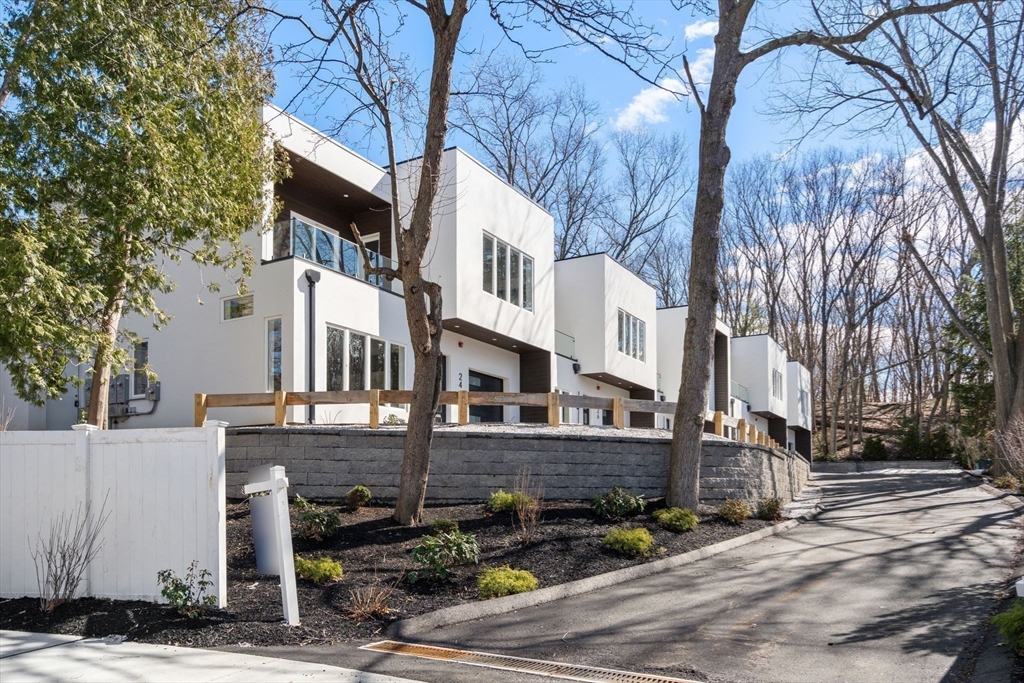 26 Wilson Cir # 26