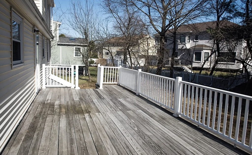 71 Elinor Rd