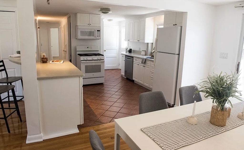71 Elinor Rd
