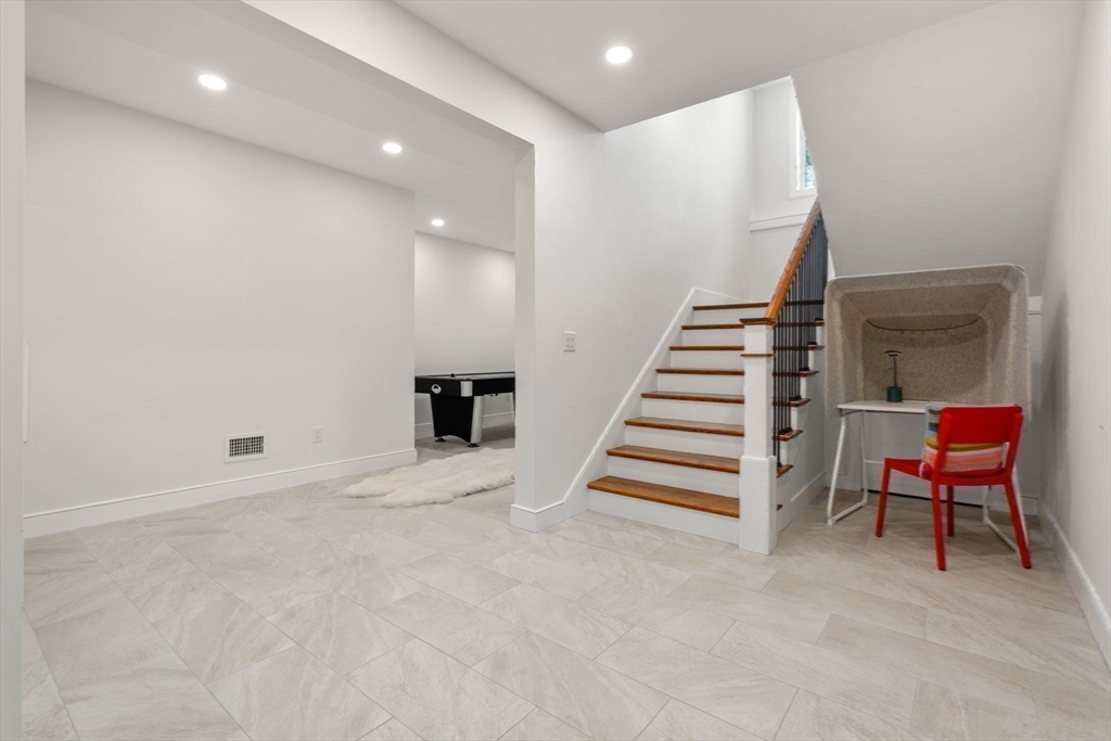 6 Wiswall Rd
