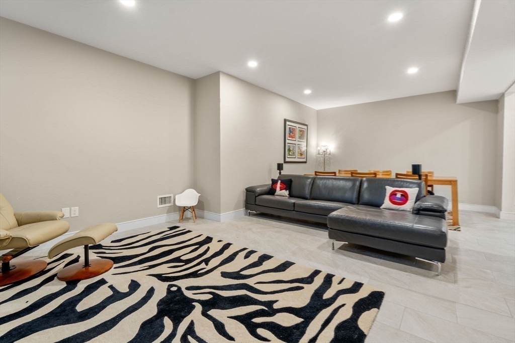 6 Wiswall Rd
