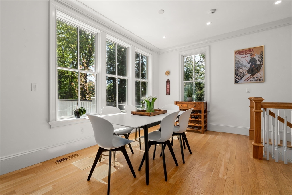 15 Sterling St