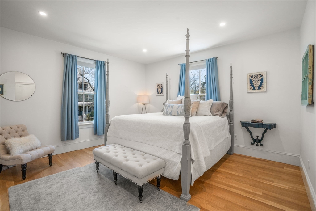15 Sterling St