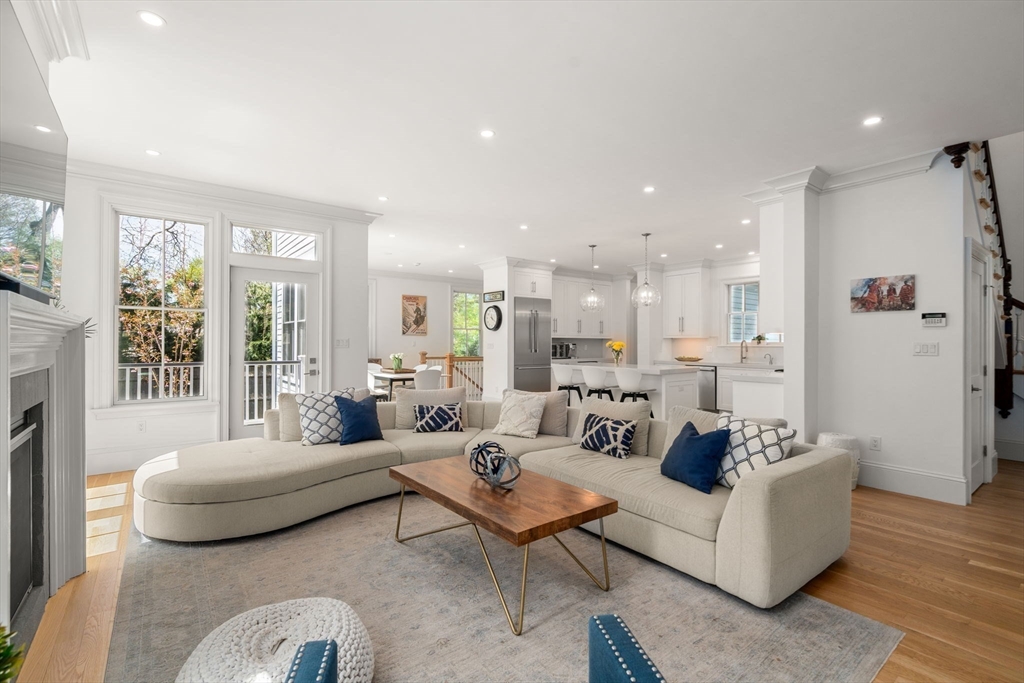 15 Sterling St