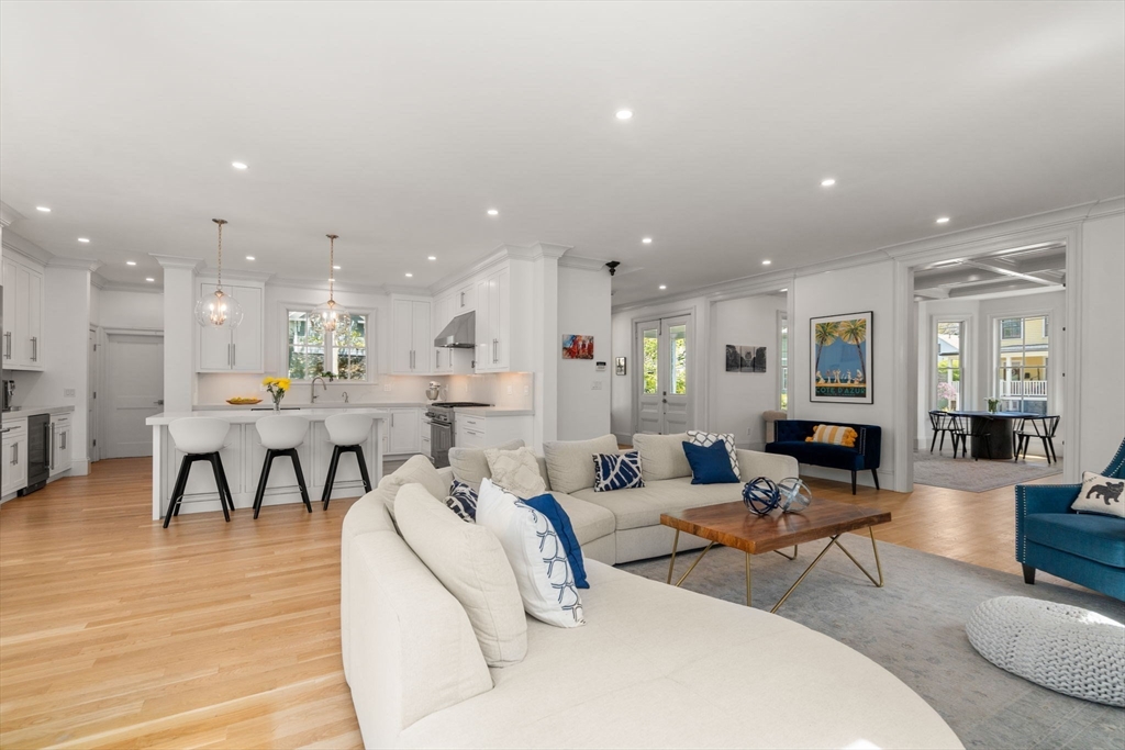 15 Sterling St