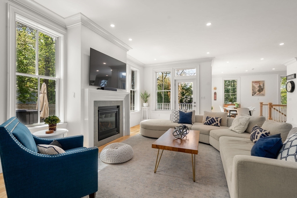 15 Sterling St