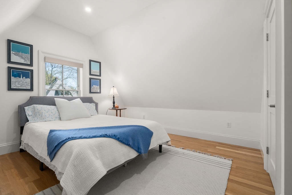 15 Sterling St