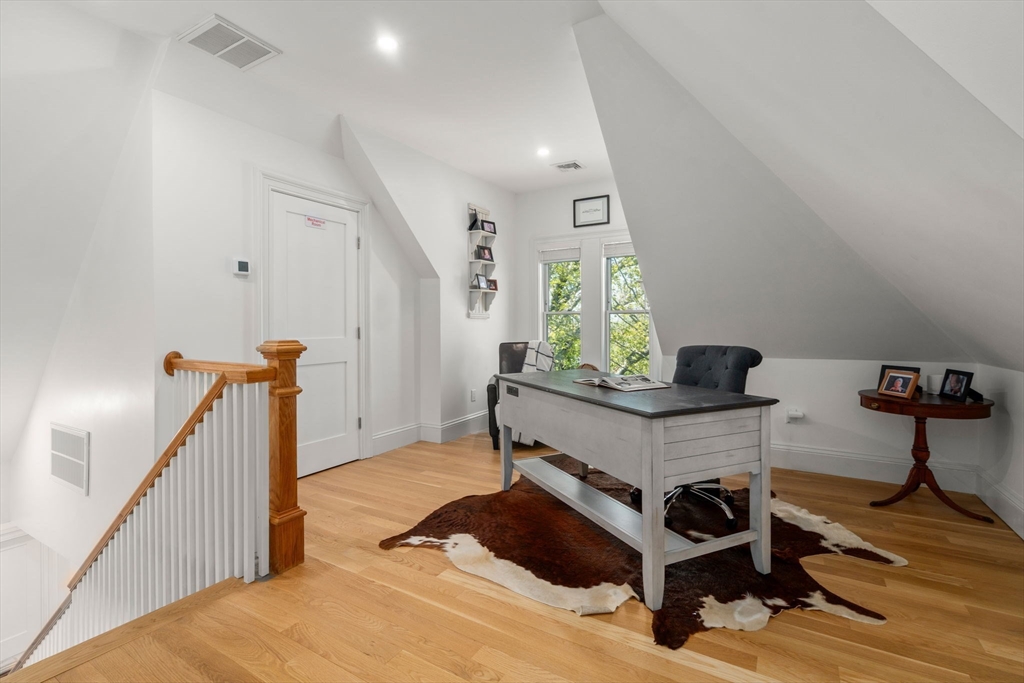 15 Sterling St