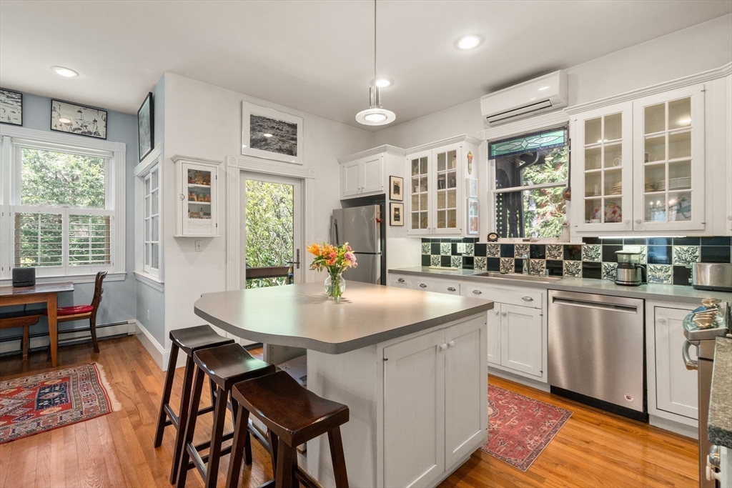 91 Hillside Ave