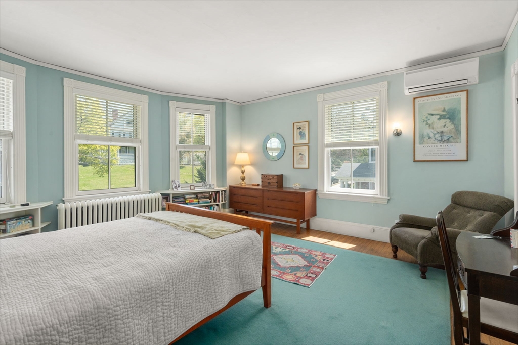 91 Hillside Ave