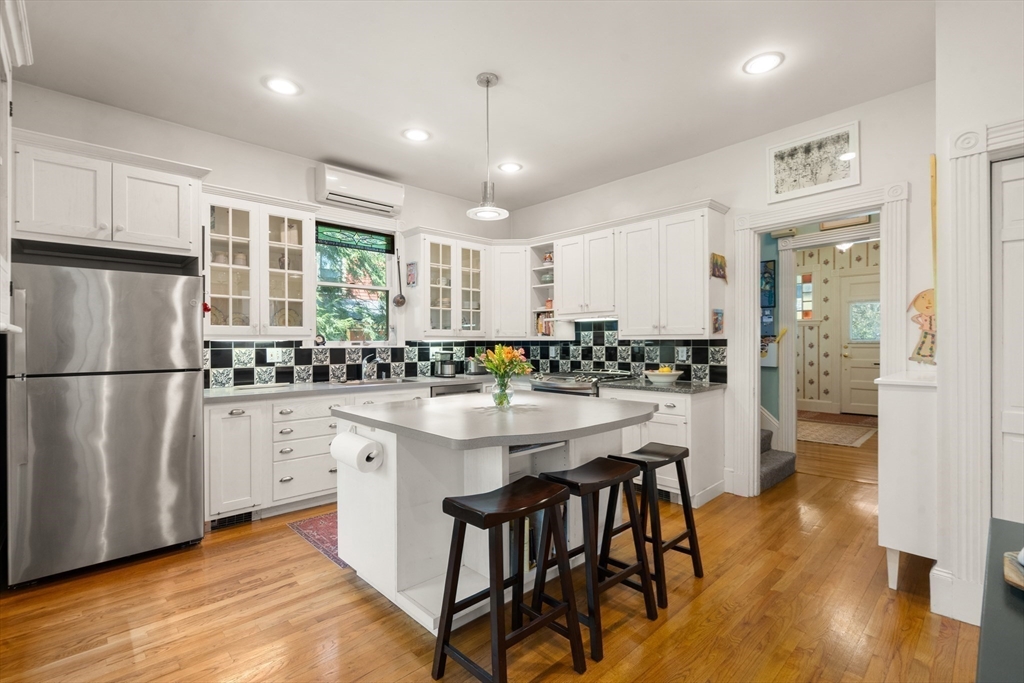 91 Hillside Ave