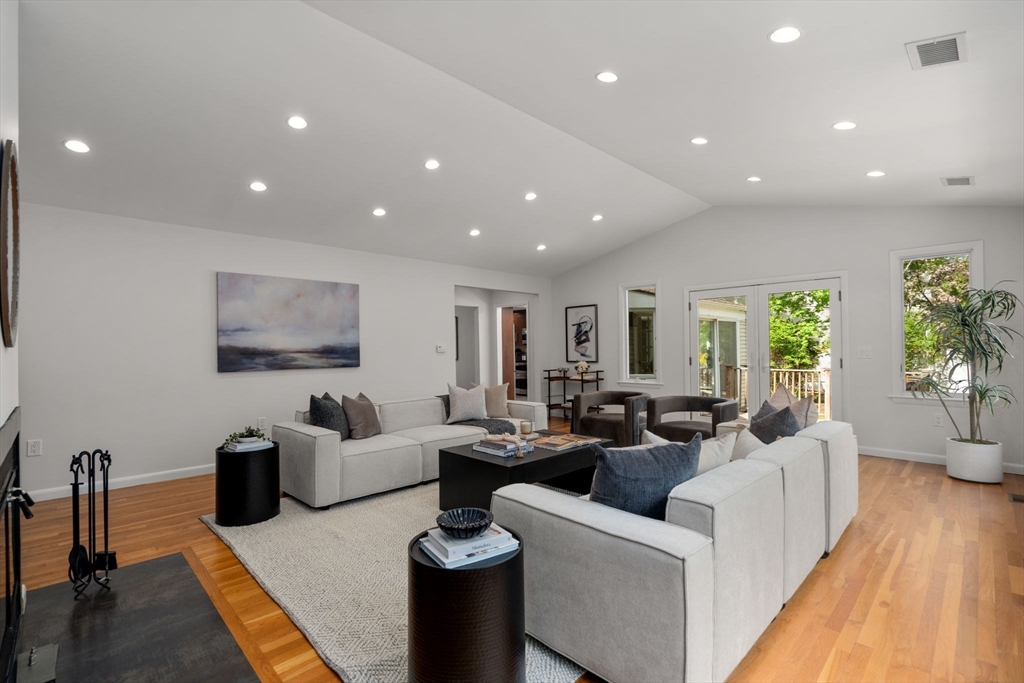 78 Vine St