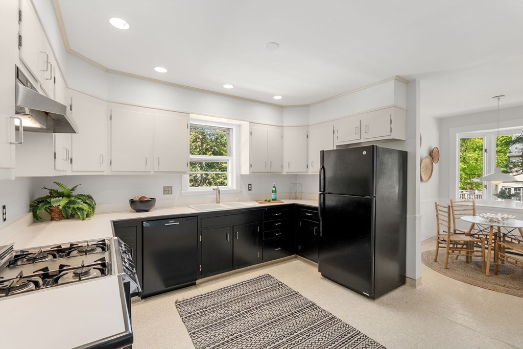 89 Beaumont Ave